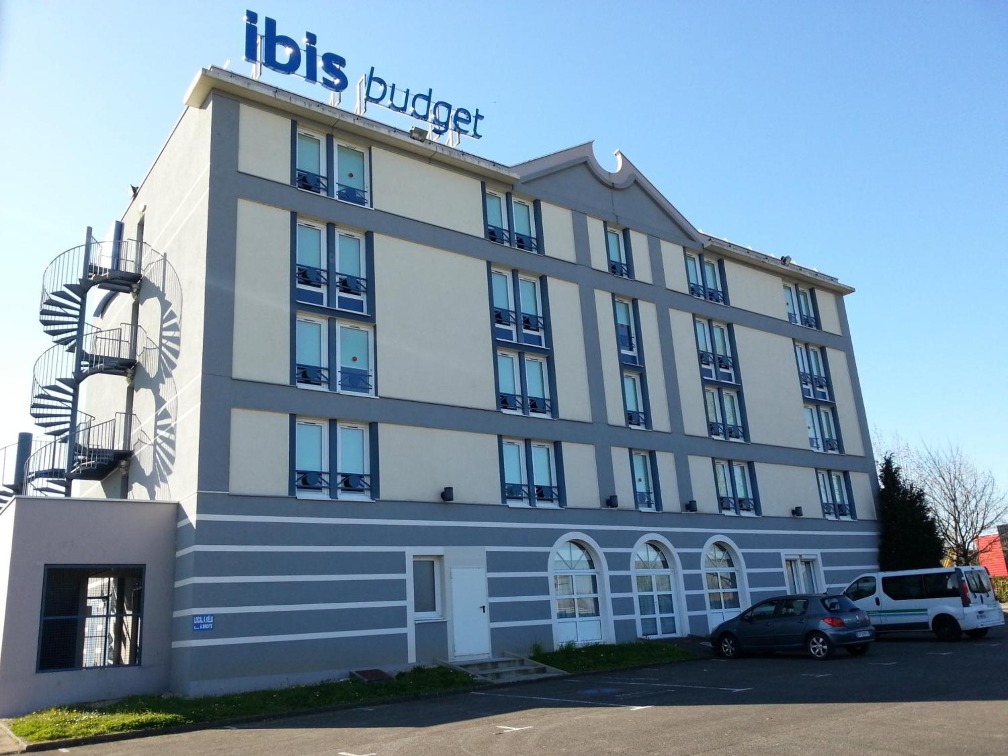 Hotel Ibis Budget Nantes Ouest Atlantis Couëron Exterior foto