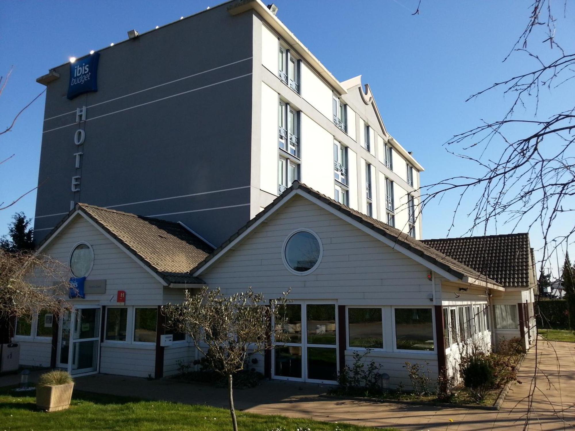 Hotel Ibis Budget Nantes Ouest Atlantis Couëron Exterior foto