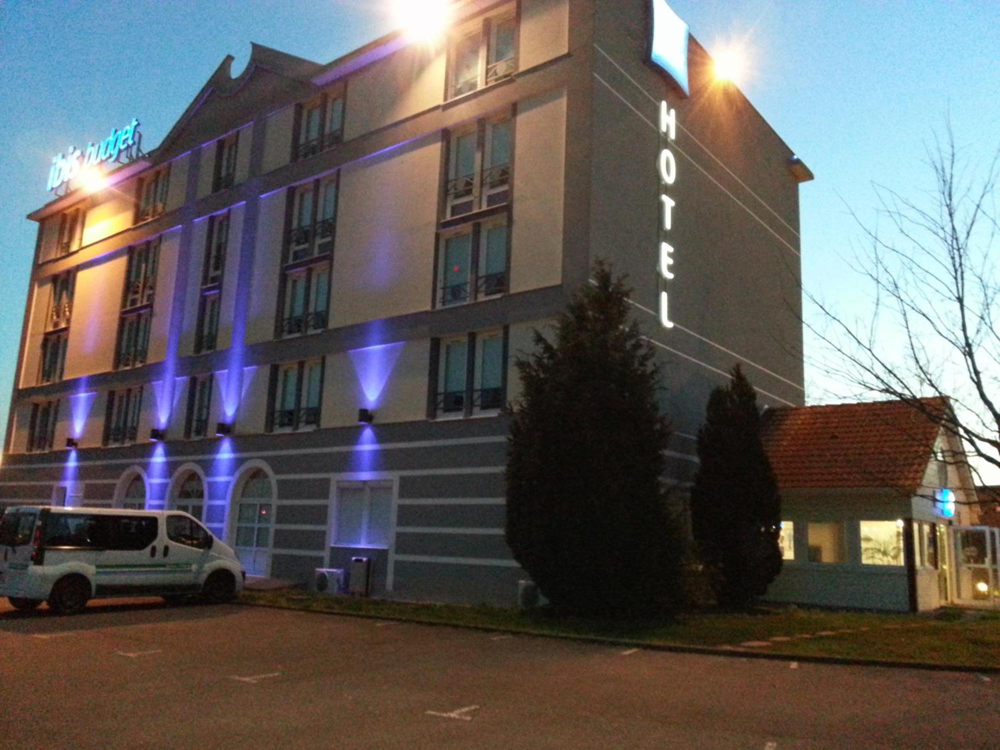 Hotel Ibis Budget Nantes Ouest Atlantis Couëron Exterior foto