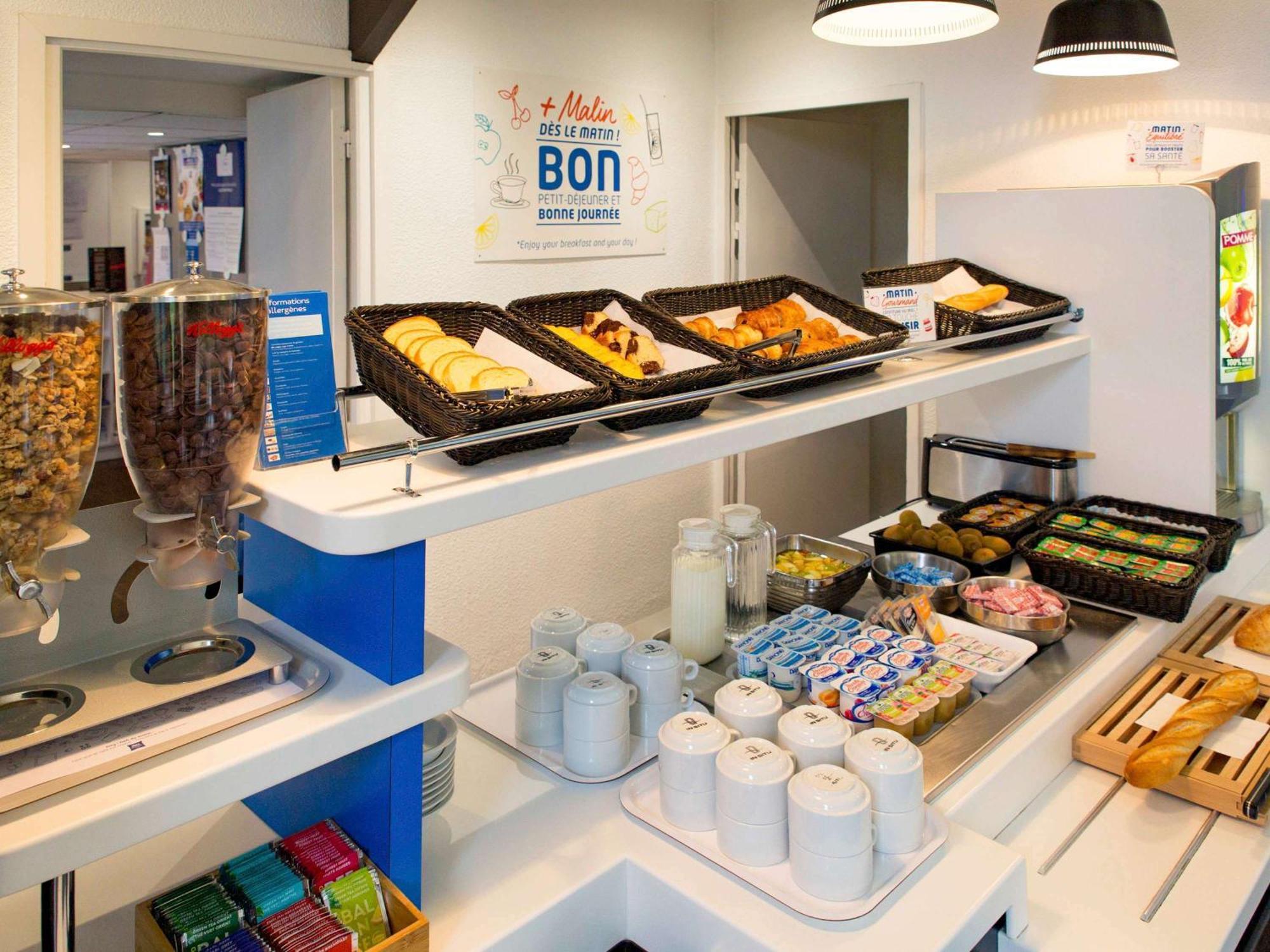 Hotel Ibis Budget Nantes Ouest Atlantis Couëron Exterior foto