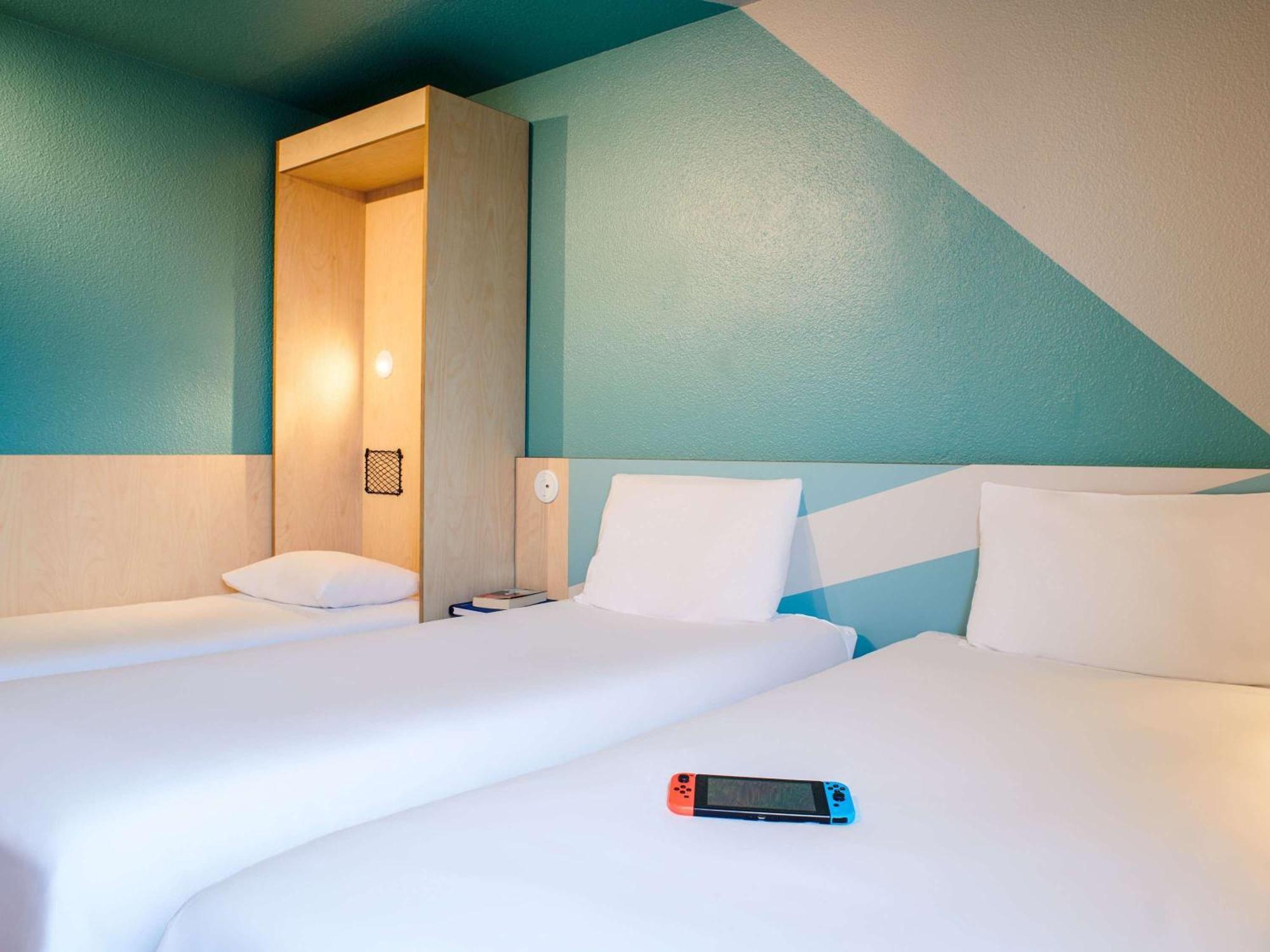 Hotel Ibis Budget Nantes Ouest Atlantis Couëron Exterior foto